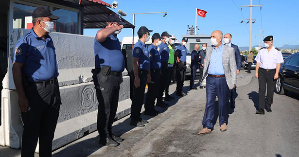 Vali Karahan’dan çalışanlara bayram ziyareti