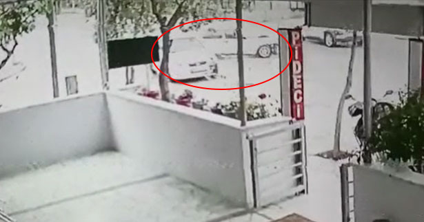 3 kişinin yaralandığı kaza güvenlik kamerasında