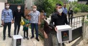 Yardım dağıttılar, çocukları sevindirdiler