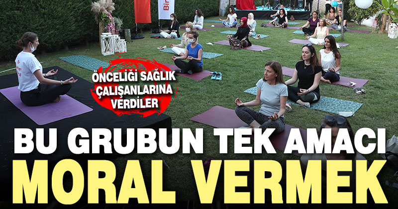 8 gönüllü ‘Bir demet moral’ grubuyla insanlara moral vermeyi amaçlıyor