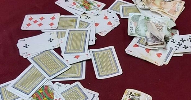 Evi kumarhaneye çeviren 21 kişi yakalandı