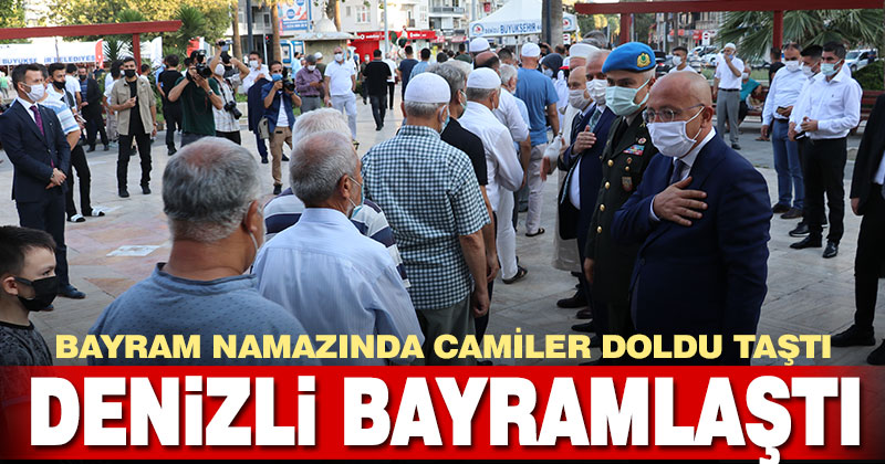 Vatandaşlar, Kurban Bayramı namazında camileri doldurdu
