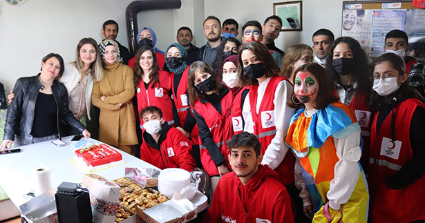 Kızılay, öğretmenleri unutmadı