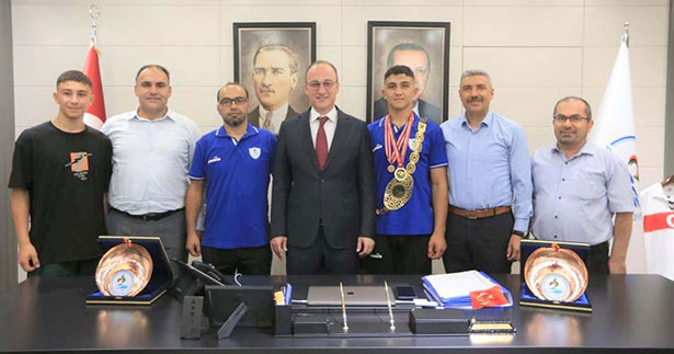 Başkan Örki, şampiyon güreşçiyi ağırladı