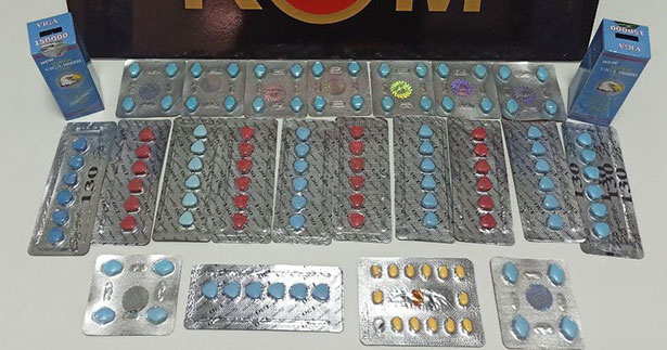 Polisten cinsel içerikli ürün operasyonu