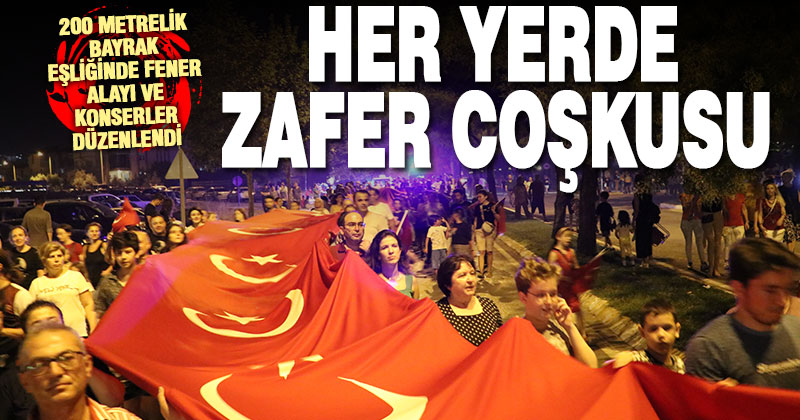 Denizli’de 30 Ağustos Zafer Bayramı dolayısıyla fener alayı düzenlendi