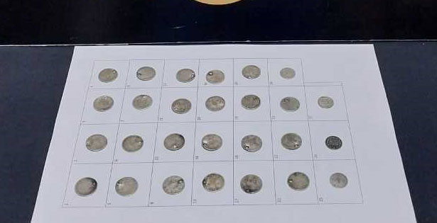 Antik döneme ait 27 sikke ele geçirildi