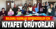 Depremzedeler için kıyafet örüyorlar