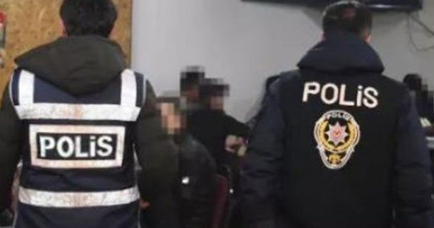 Kıraathaneye kumar baskını