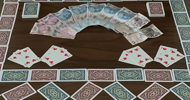 Evde kumara jandarma baskını