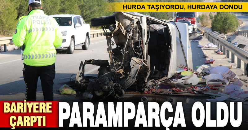 Bariyerlere çarpan hurda yüklü otomobil hurdaya döndü