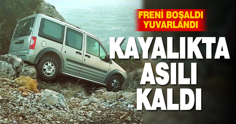 Freni boşalan araç kayalıklarda asılı kaldı